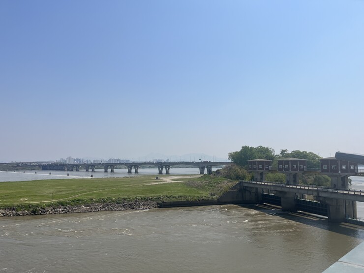 [로컬거버넌스] 김포시, 50년 철책 걷어내고 수변 일상 연다