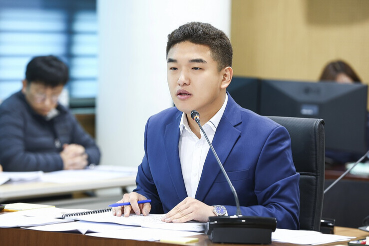 의왕시의회 9대 첫 청원 소개한 한채...